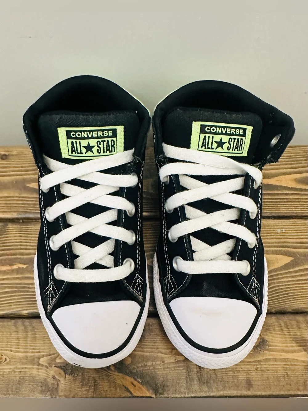 Converse All Star Chuck Taylor High Top Shoes Black/Slime Green Youth Size 2